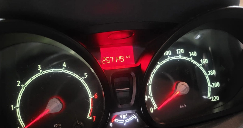Ford Fiesta cena 14900 przebieg: 257000, rok produkcji 2010 z Dobiegniew małe 56